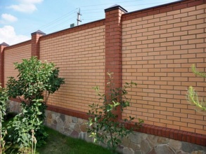 Кирпичный забор сплошной 80 метров фото в Арзамасе