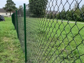 Забор из сетки рабицы в натяг 80 метров фото в Арзамасе